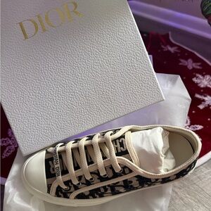 NWT Dior Women's Navy and Cream Logo Sneakers